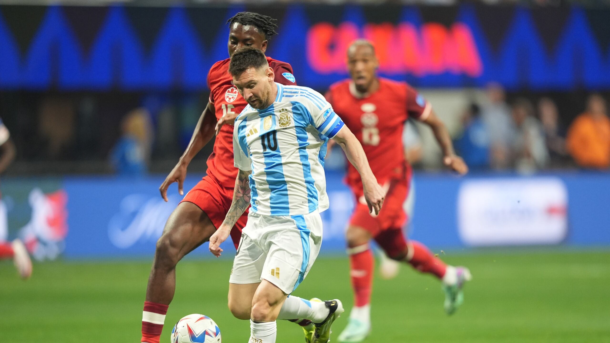 Copa America, l’Argentina batte 2-0 un coriaceo Canada. A segno Lautaro e Alvarez