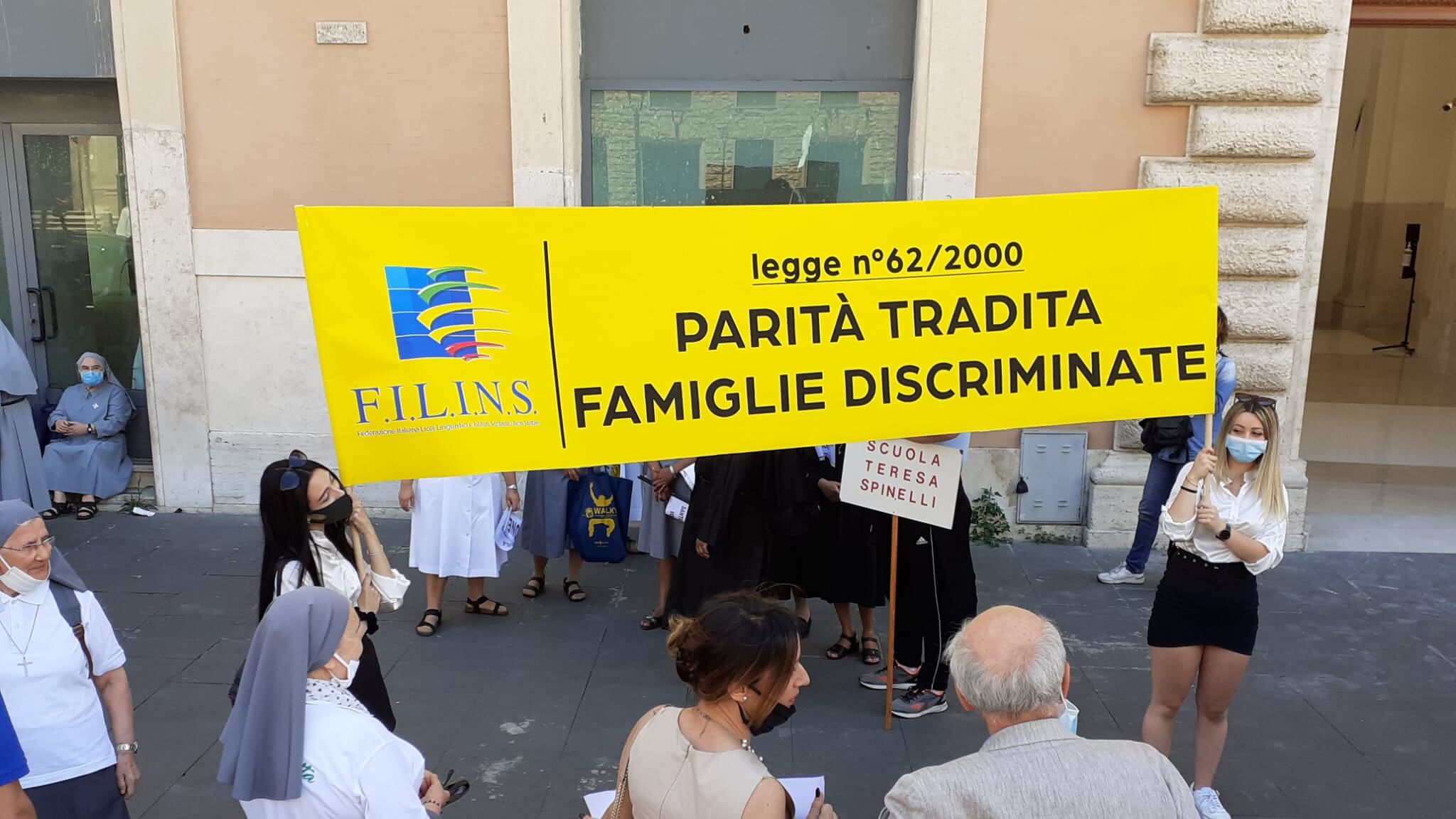 "Le famiglie discriminate", la protesta delle paritarie