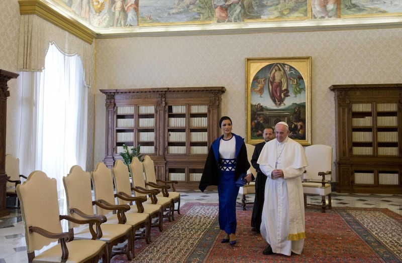 Papa Francesco riceve in Vaticano la sceicca del Qatar 10