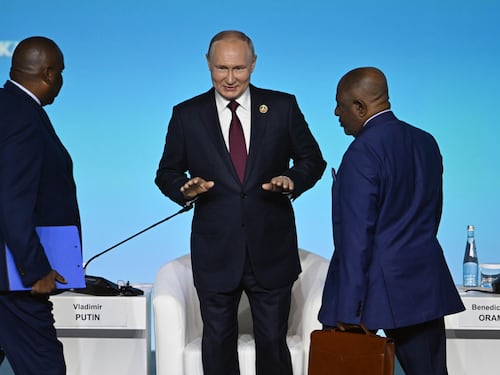 Putin vuole la sua Africa. "Vi regalo il grano russo". E spunta anche Prigozhin