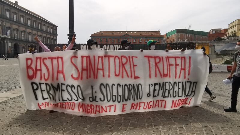 Migranti in protesta contro la sanatoria 1