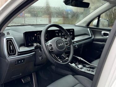 KIA Sorento HEV 2025: guarda la gallery del SUV 7 posti ibrido full 13