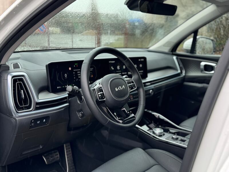 KIA Sorento HEV 2025: guarda la gallery del SUV 7 posti ibrido full 13
