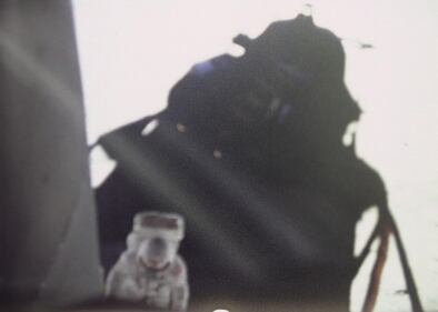 Armstrong nello spazio, ecco i cimeli 10