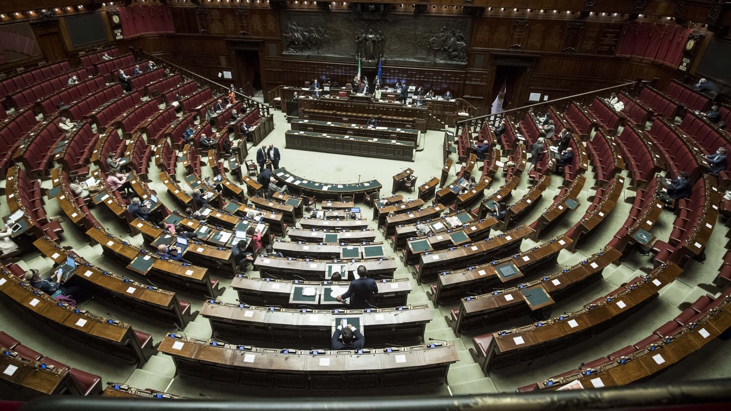 Tutti i ristoranti chiusi di sera, ma riaprono quello della Camera