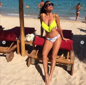 Antonella Mosetti, lato b hot in costume 3