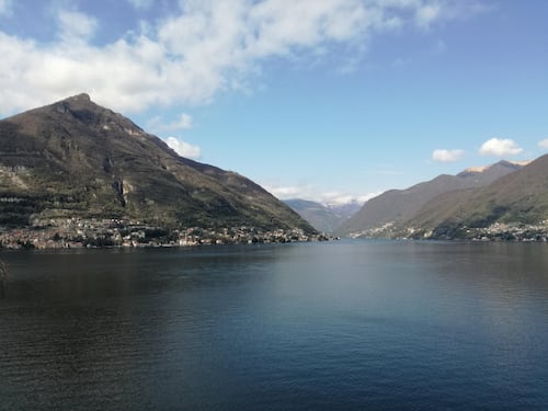 Como, ritrovata senza vita Arwa: la bimba di 9 anni era scomparsa nel lago