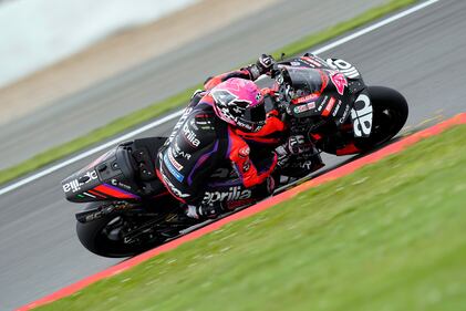 MotoGP, Espargaro beffa Bagnaia e trionfa a Silverstone: le immagini più belle della gara 8