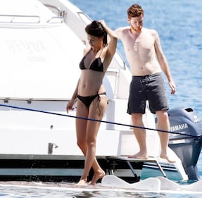 Adriana Lima in vacanza a Bodrum. Ma dalle foto spunta la cellulite 3