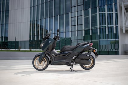 Yamaha XMAX 300 Tech Max: guarda la gallery 3