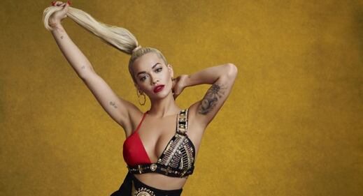 Rita Ora nuda per Natale 21