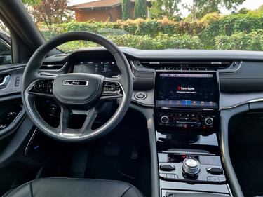 Jeep Grand Cherokee 4xe, guarda la gallery del nuovo SUV Premium  17