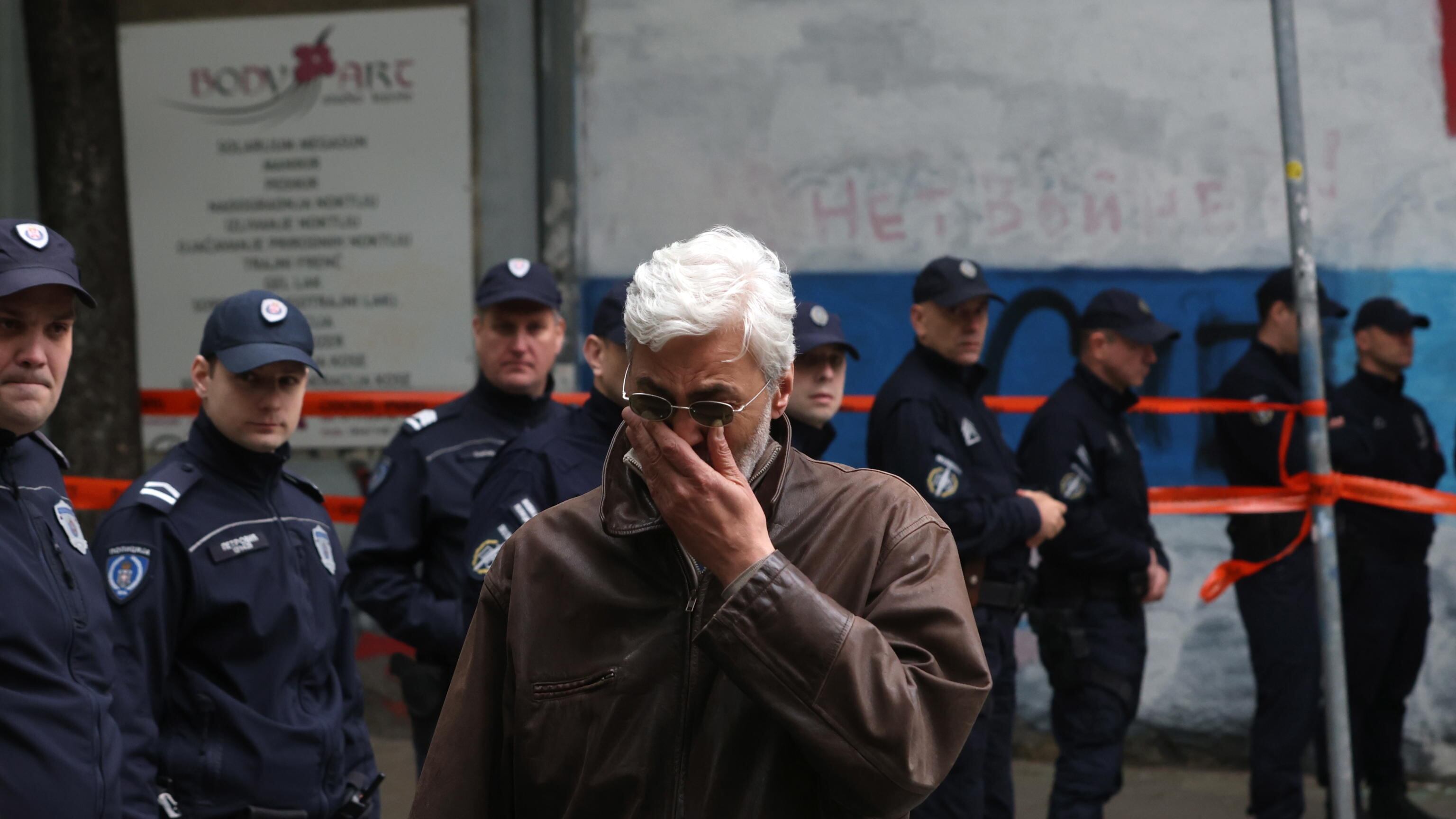 La strage dei coetanei. Baby killer spara in aula e uccide otto compagni
