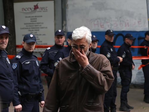La strage dei coetanei. Baby killer spara in aula e uccide otto compagni