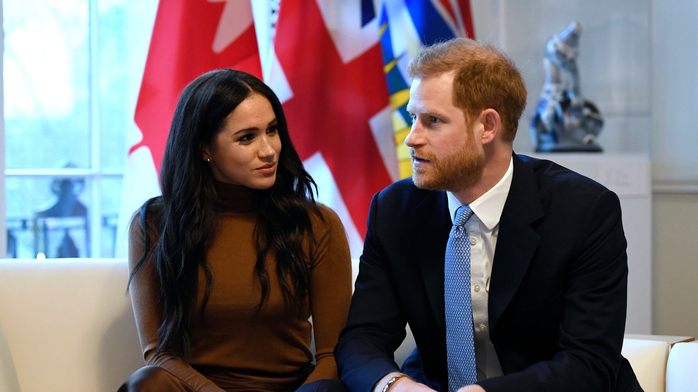 Il principe Harry cancella il papà Carlo. E spunta di nuovo Lady D.
