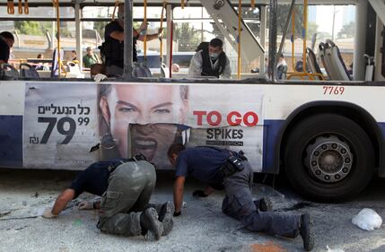 Tel Aviv, Hamas rivendica esplosione su un bus 3