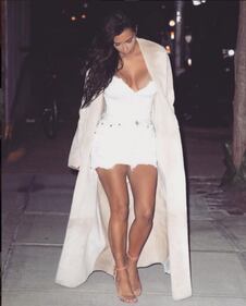 Kim Kardashian, tra passerelle e selfie hot 7