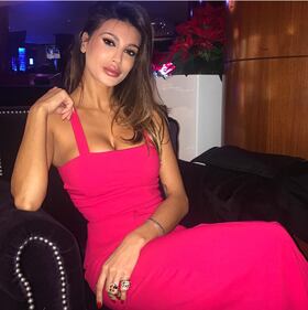 Cristina Buccino sensuale a letto 9