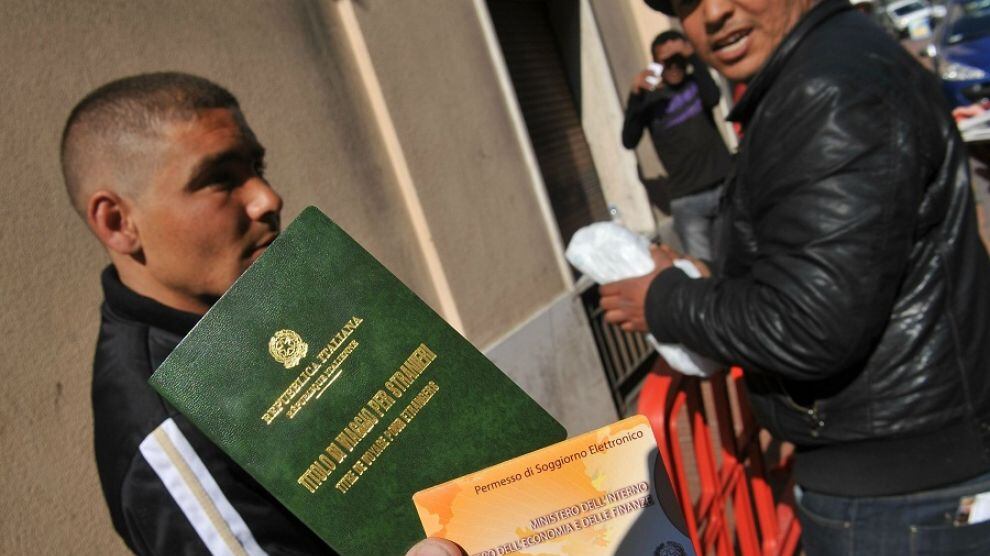 "Tasse eccessive sui permessi di soggiorno". E gli immigrati chiedono il risarcimento