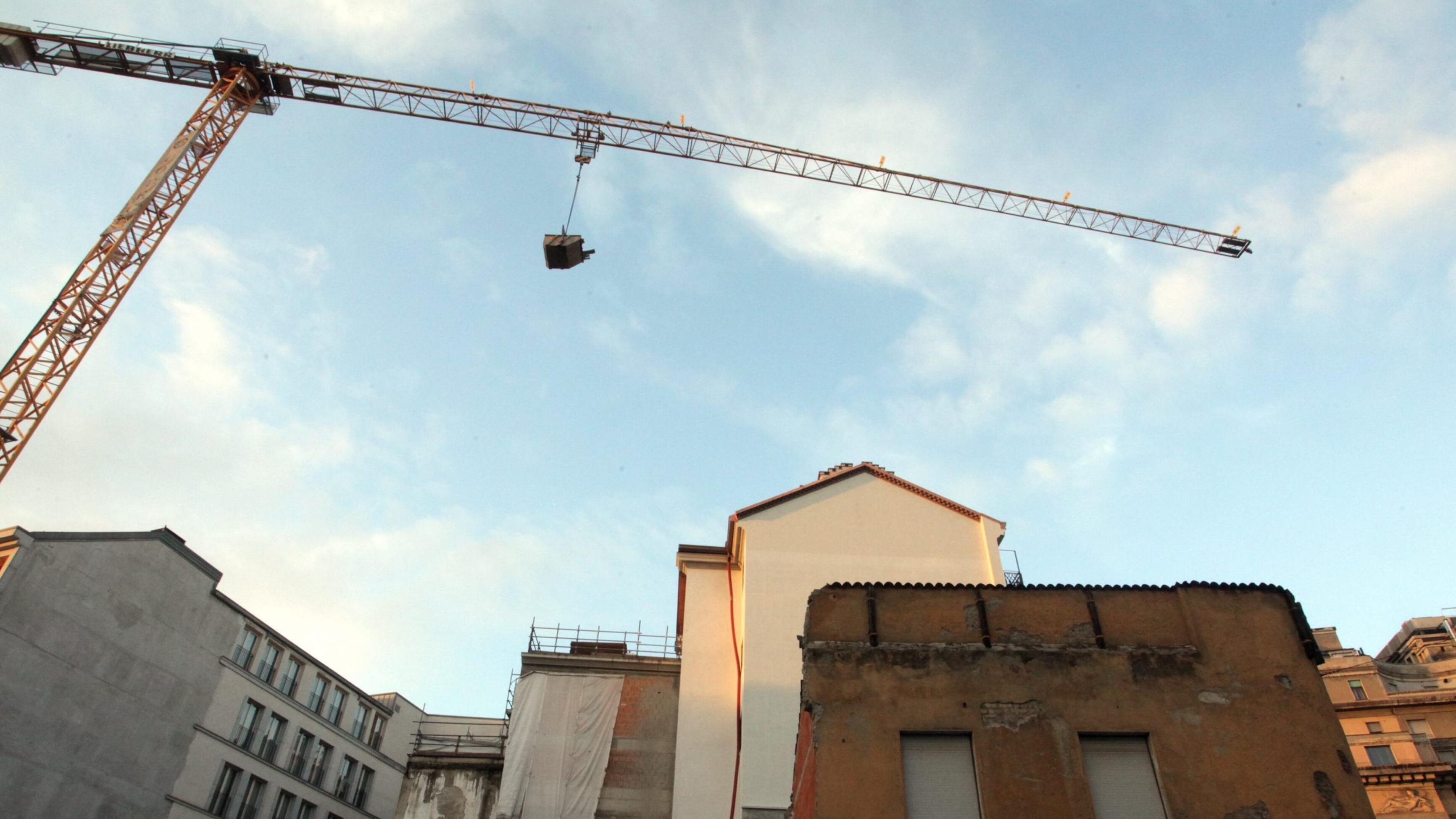 Una gioielleria tra le ruspe «Da qui non ce ne andiamo»