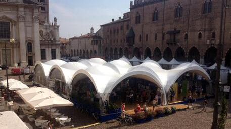 Psichiatri, lettori deboli, milf e hipster: il meglio del festival di Mantova