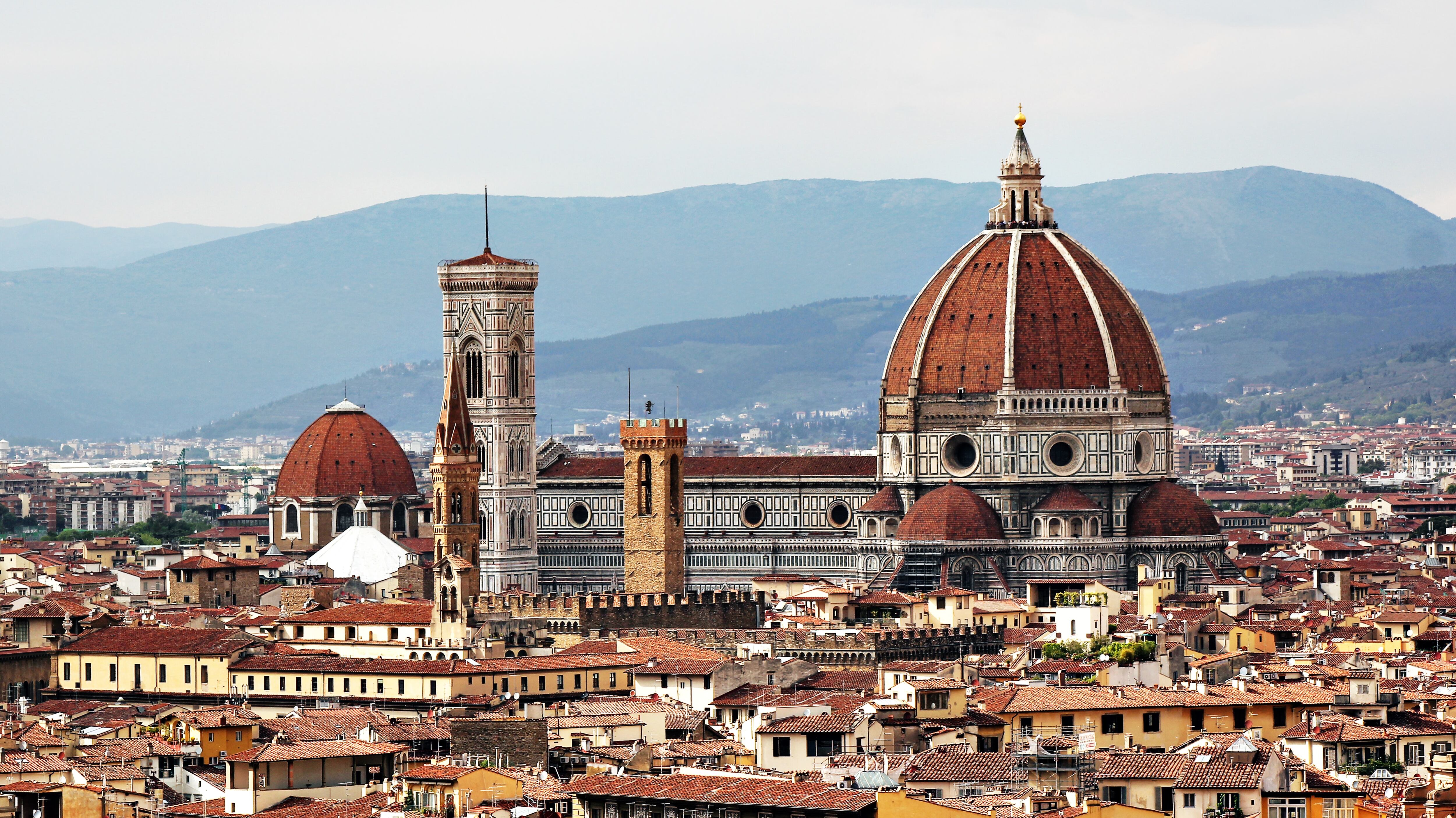 Firenze e il portafortuna delle api che non si possono contare