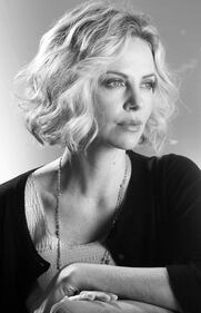 Charlize Theron e Christina Hendricks 13