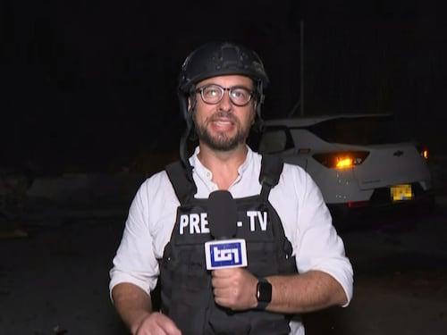 Razzi in diretta al Tg1, si interrompe il collegamento da Israele: cosa è successo