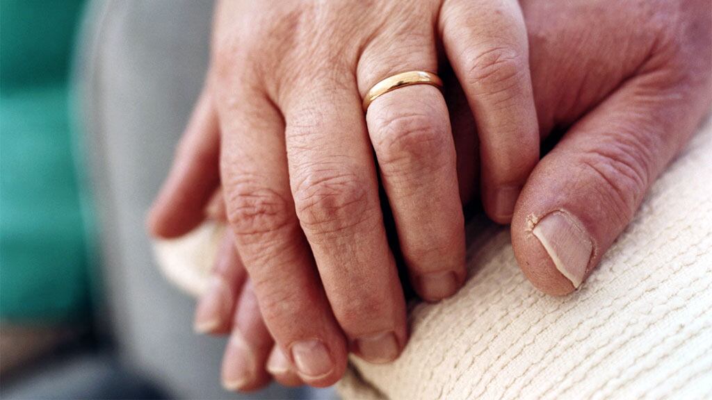 Dopo 77 anni di matrimonio muoiono a cinque ore di distanza