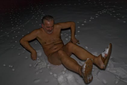 Nudi sulla neve per beneficienza 19