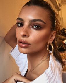 Emily Ratajkowski, hot con l'asciugamano 20