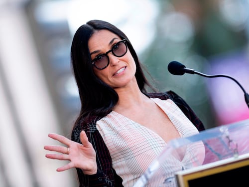 Demi Moore aggiunge sul suo stupro: "Mia madre pagata 500 dollari"