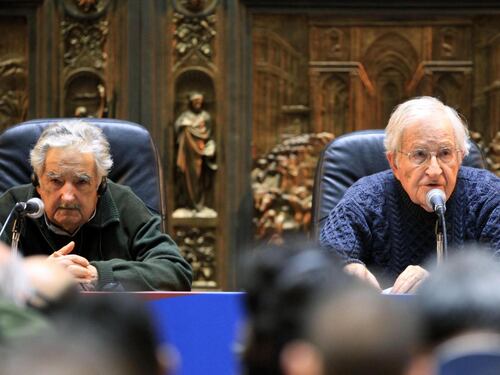 Anche Noam Chomsky contro la sinistra "woke"