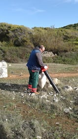 Lecce, l mareggiata ricopre la spiaggia di polistirolo 2