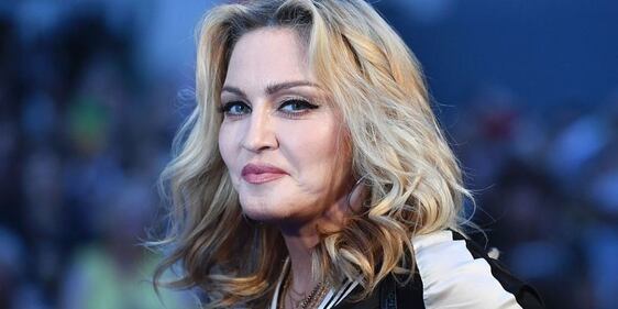 Madonna, topless a sorpresa su Instagram 11