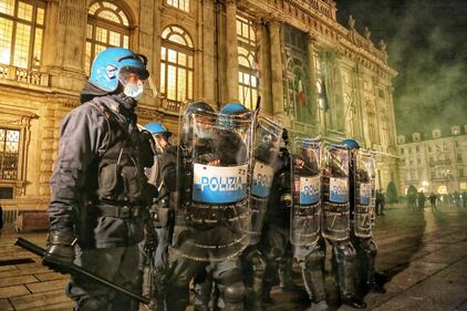 Alta tensione in piazza: disordini a Torino e Milano 2
