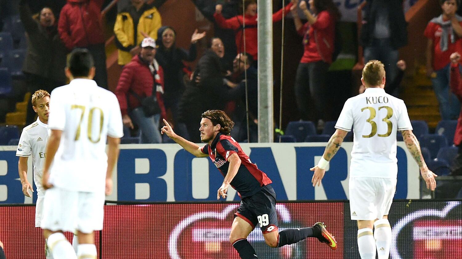 Tre schiaffoni del Genoa svegliano il Milan dal sogno