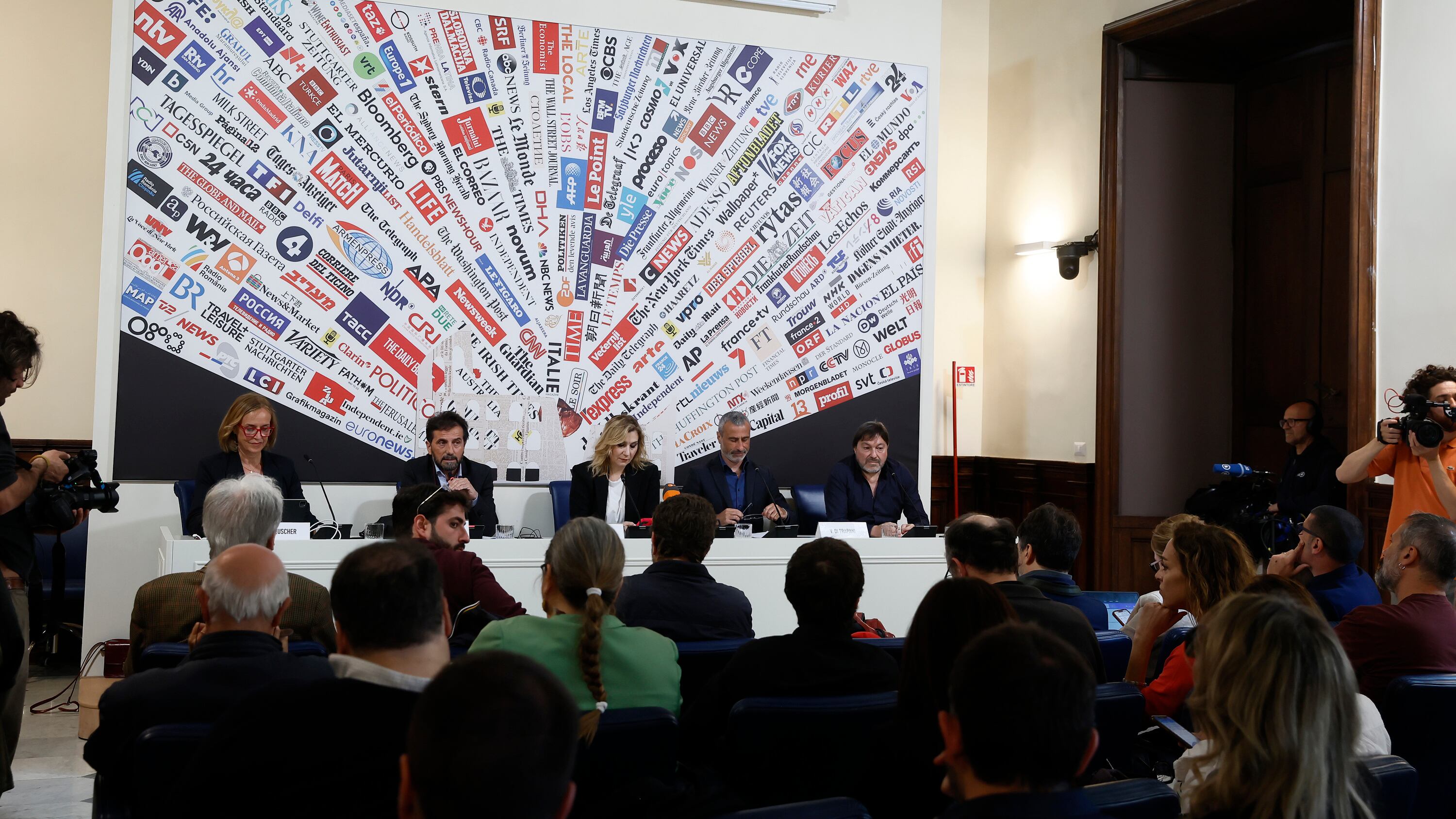 Cade il soviet della Rai. Tg1 e Tg2 vanno in onda e lo sciopero affonda: "Ha vinto la libertà"