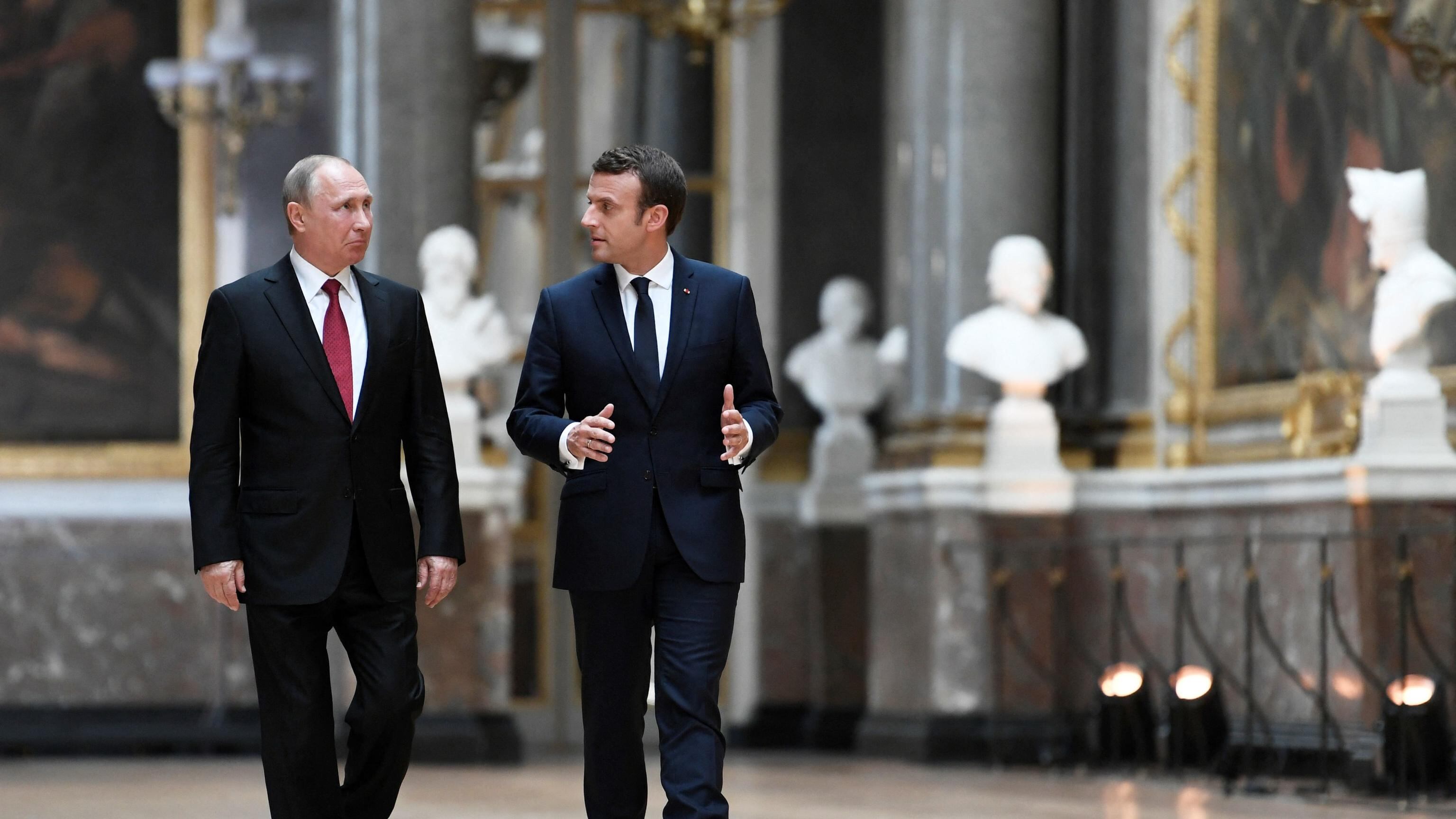 Putin bluffa ma non arretra. Ora vuole il duello con Macron