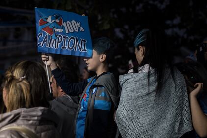 Il Napoli vince lo scudetto e la città impazzisce di gioia 9