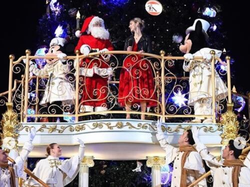 Adesso pure a Disneyland sfilano per il gay pride