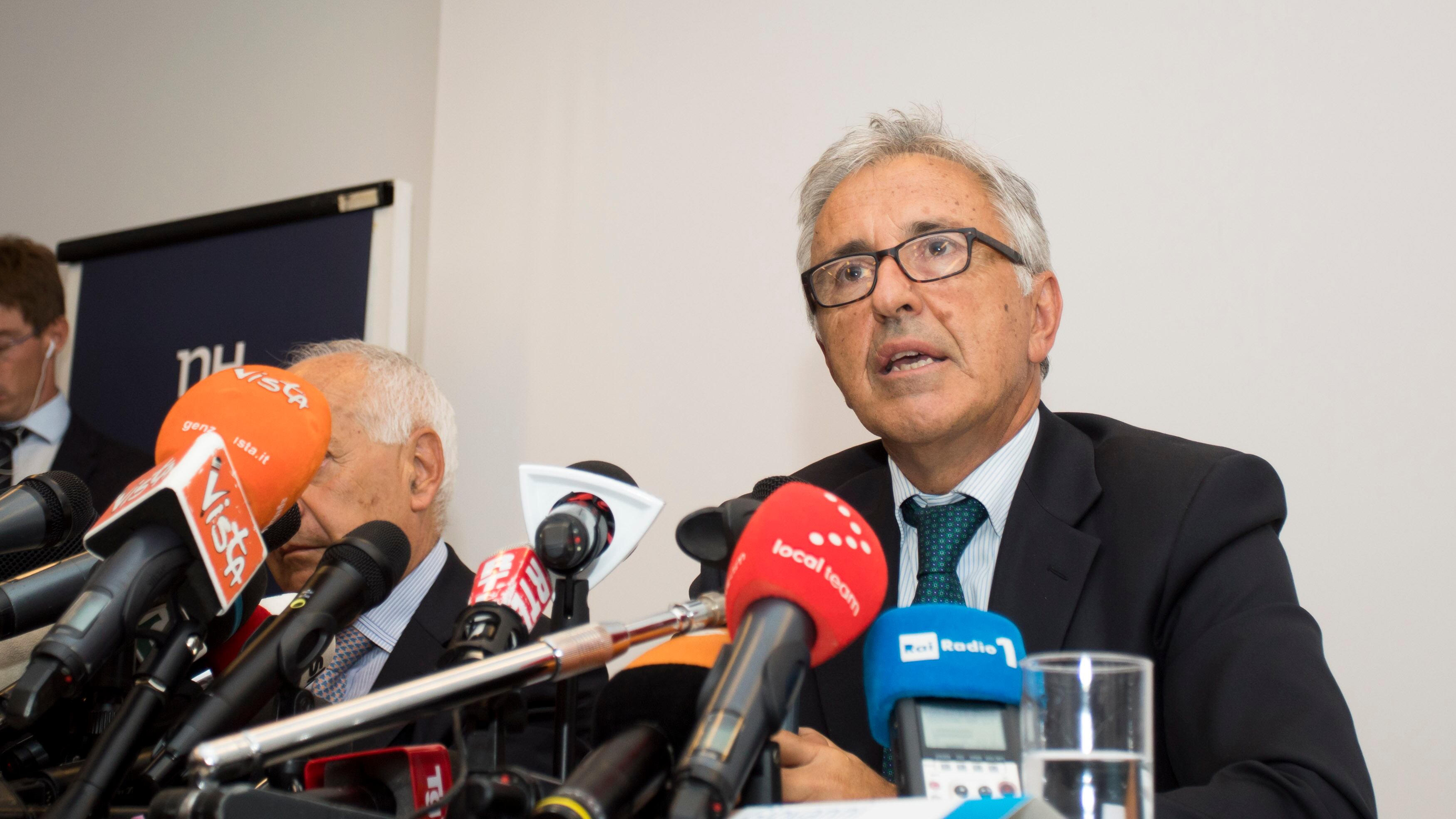 Atlantia evita il governo. E trova due miliardi per fare acquisizioni
