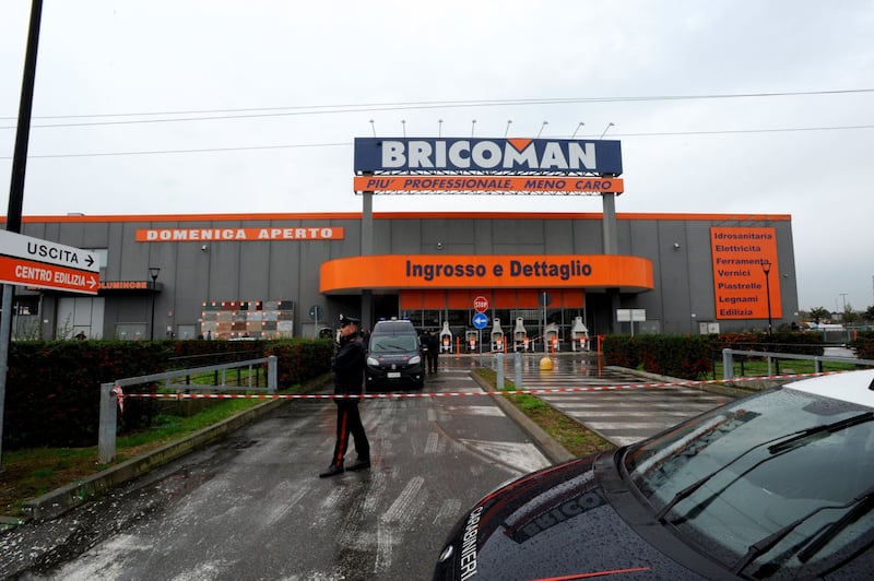 Segrate, assalto a furgone portavalori: vigilante ferito a gamba 10