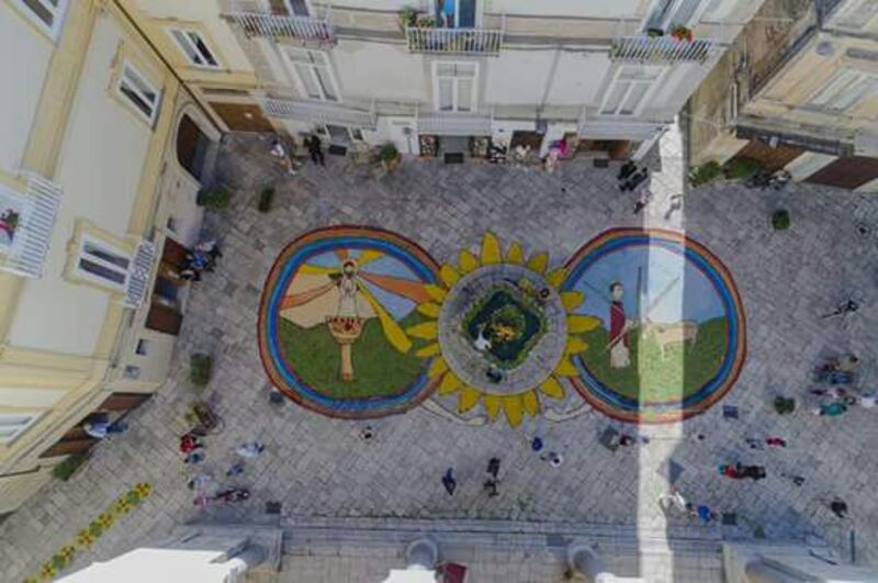 La tradizionale "Infiorata" di Sant'Agata Dei Goti torna con “I Miracoli Eucaristici” 9
