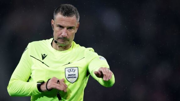 A Istanbul si gioca il derby Galatasaray-Fenerbahce, occhi puntati sull'arbitro