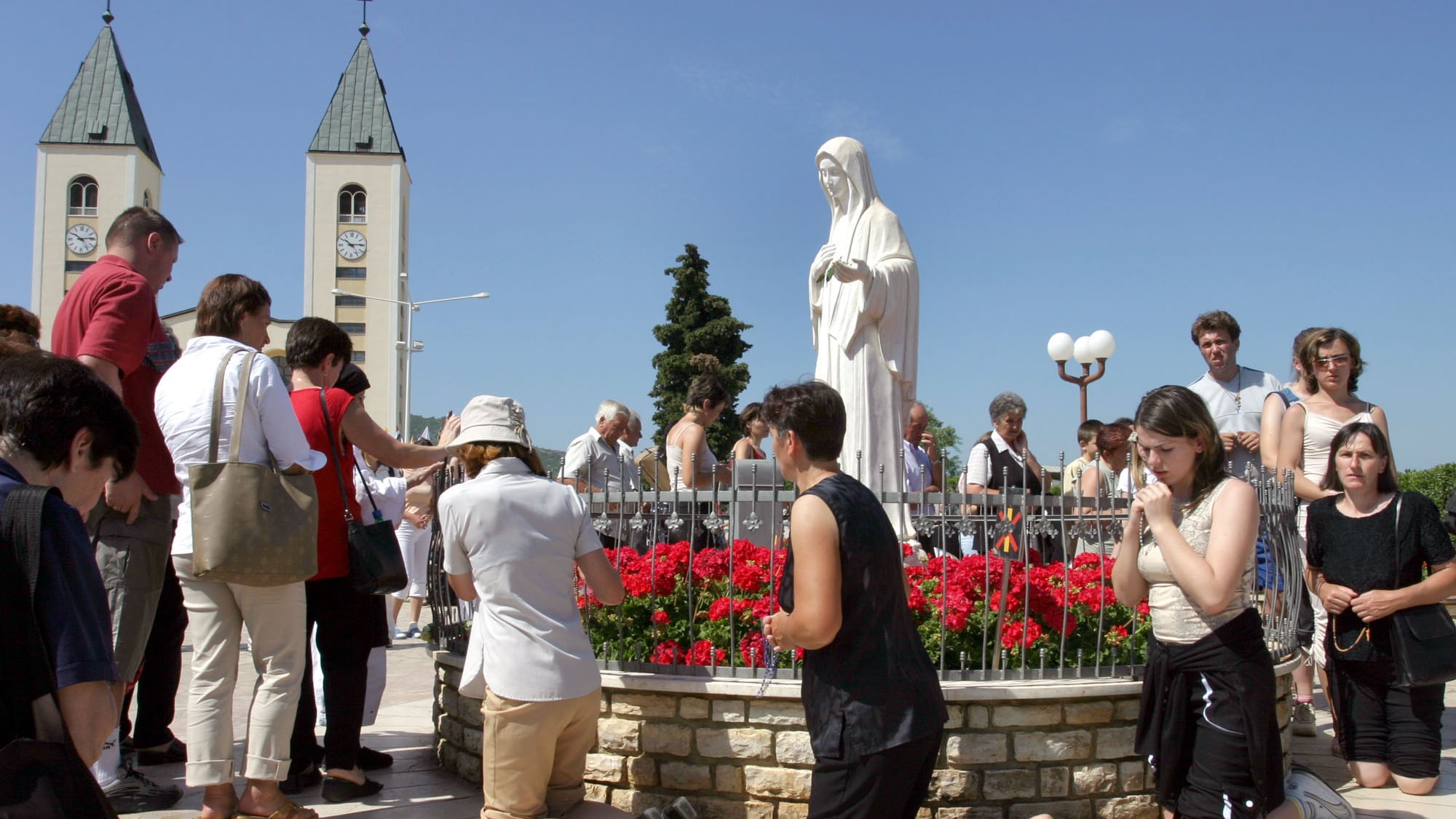 "Sì ai pellegrinaggi a Medjugorje". Ma il Vaticano frena sulle apparizioni