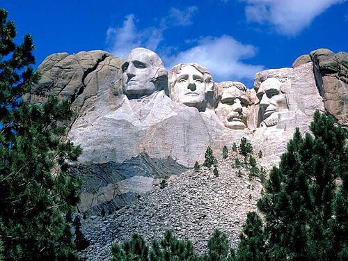Trump punta ad aggiungere il suo volto a quelli scolpiti sul monte Rushmore