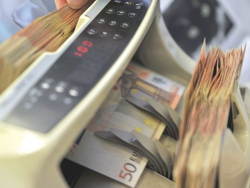 Mamme, tate e bebè: tutti i bonus a rischio