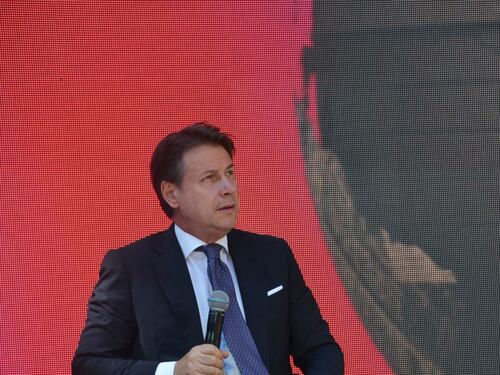 Conte: "Vedrei benissimo secondo mandato di Mattarella"