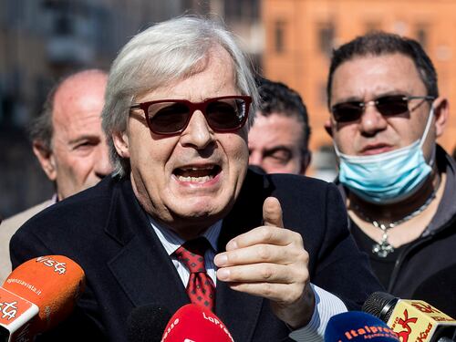 "Vai in Polonia", "Vai a fare in c...": lite tra Sansonetti e Sgarbi